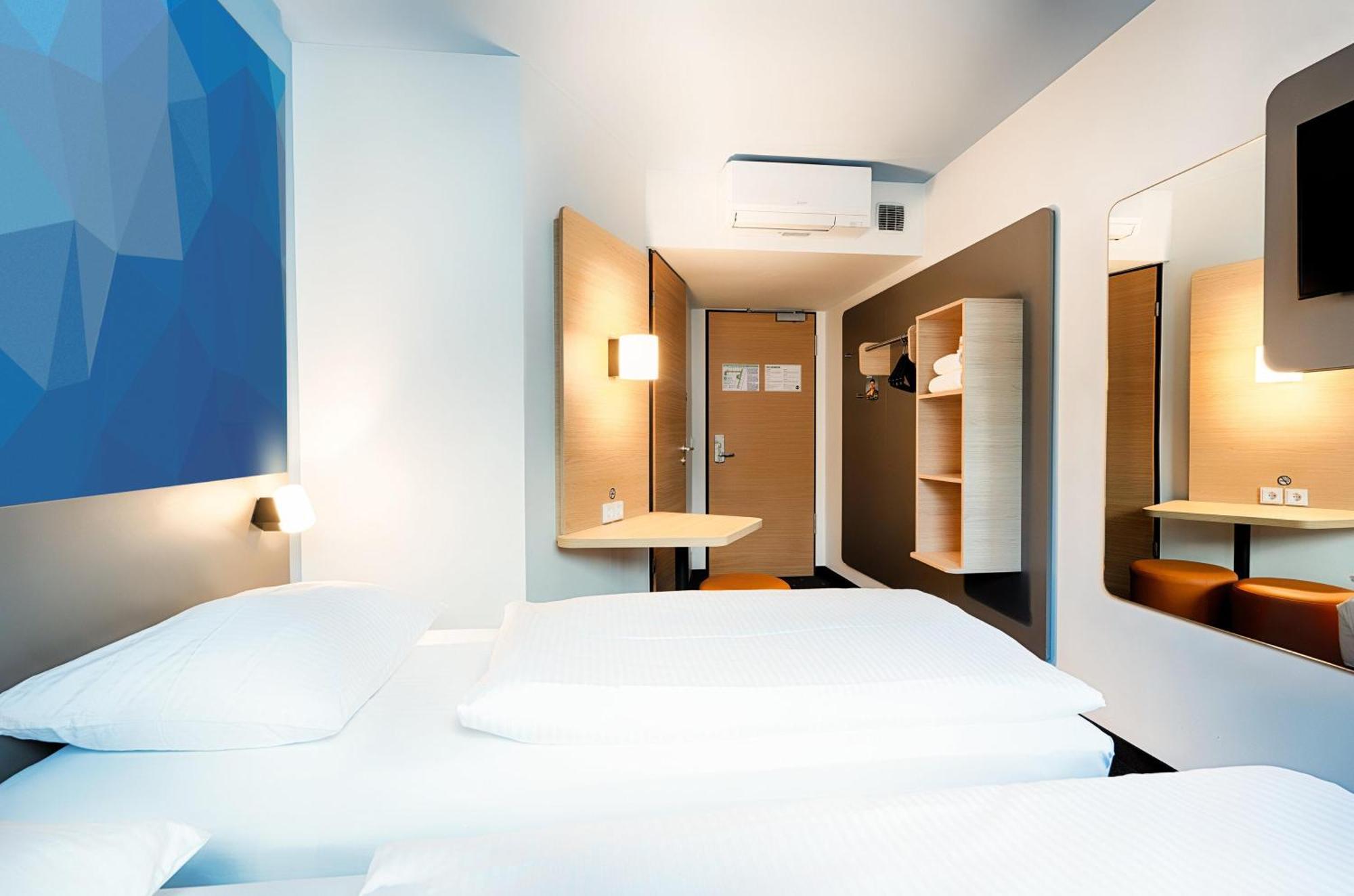 B&B Hotel Олбор Екстериор снимка