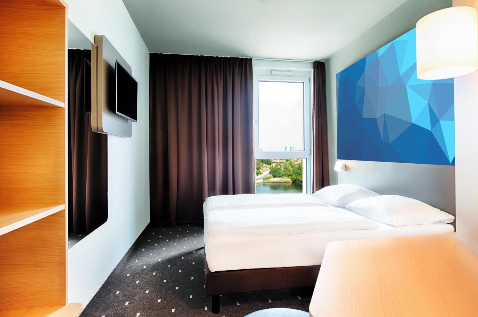 B&B Hotel Олбор Екстериор снимка