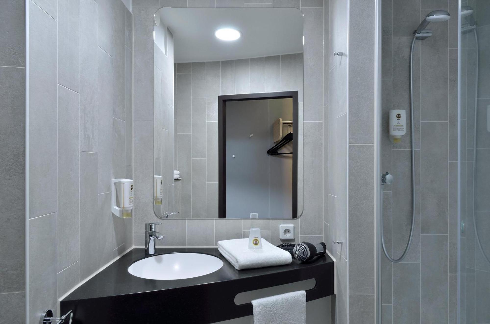 B&B Hotel Олбор Екстериор снимка