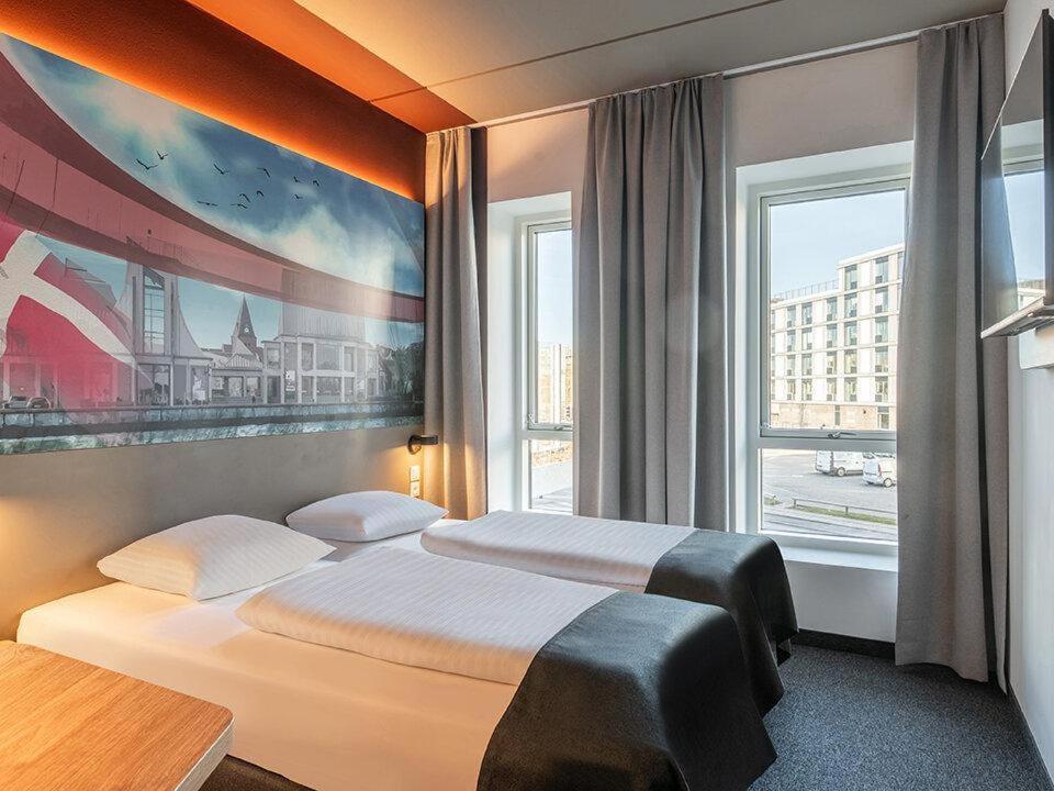 B&B Hotel Олбор Екстериор снимка