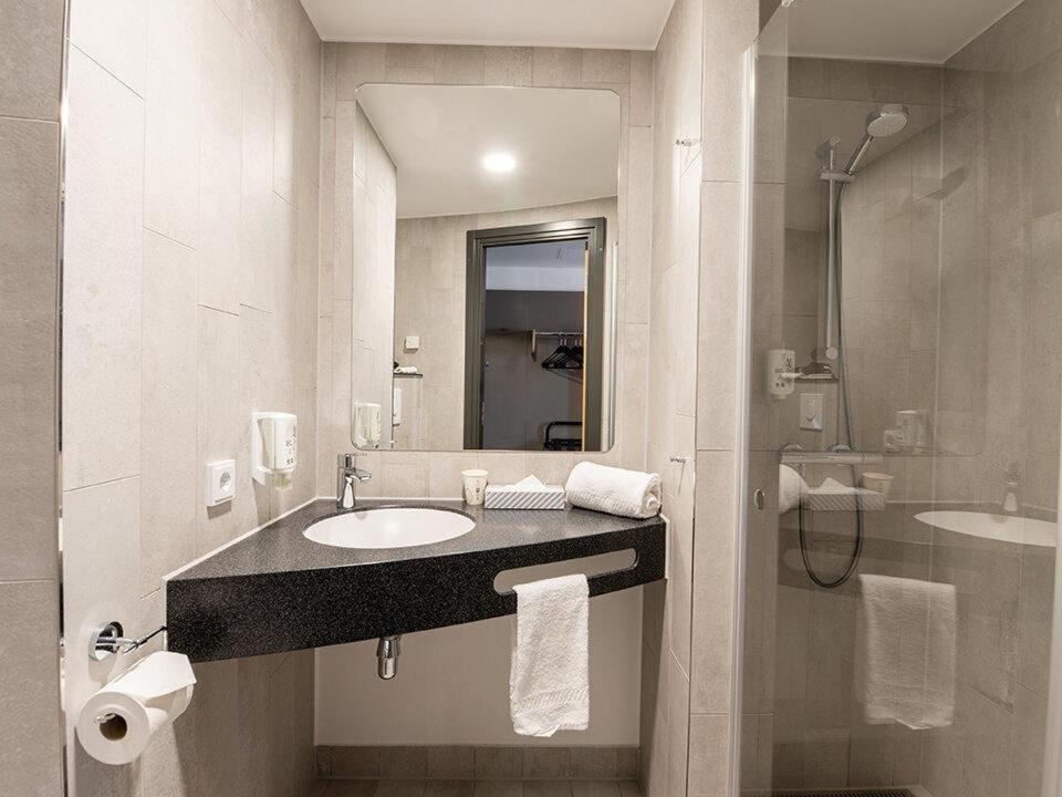 B&B Hotel Олбор Екстериор снимка