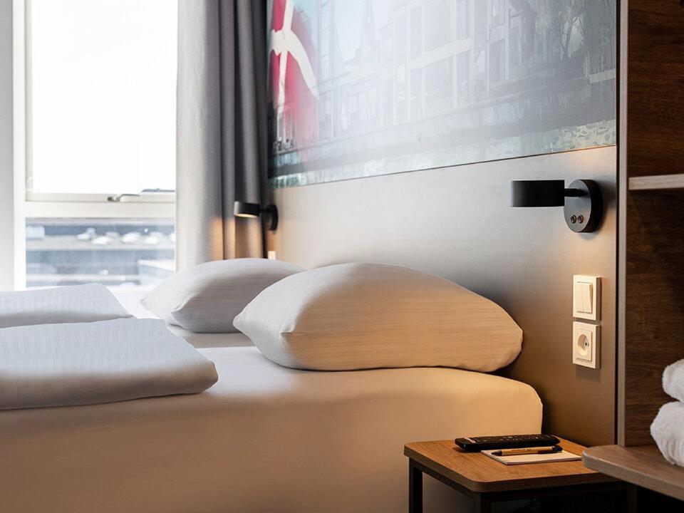 B&B Hotel Олбор Екстериор снимка