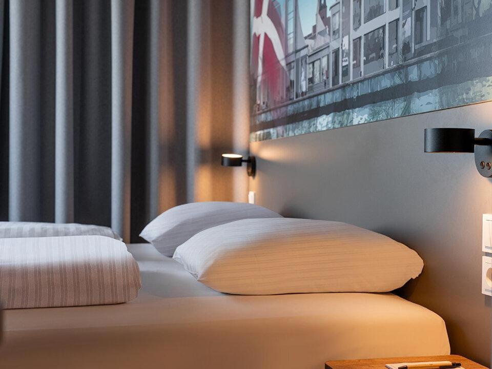 B&B Hotel Олбор Екстериор снимка