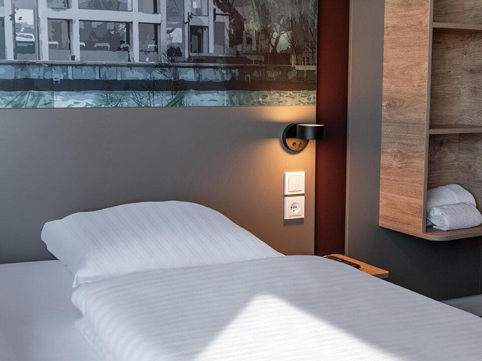 B&B Hotel Олбор Екстериор снимка
