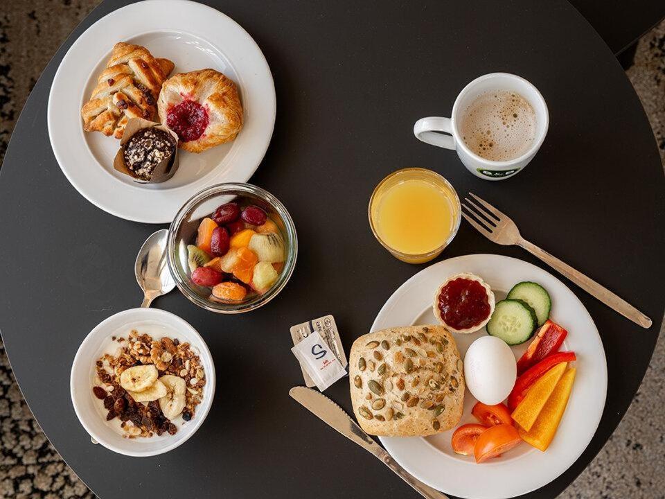 B&B Hotel Олбор Екстериор снимка